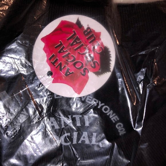 BRAND NEW (DS) ASSC WildLife Tee Sz. Med - Picture 4 of 6